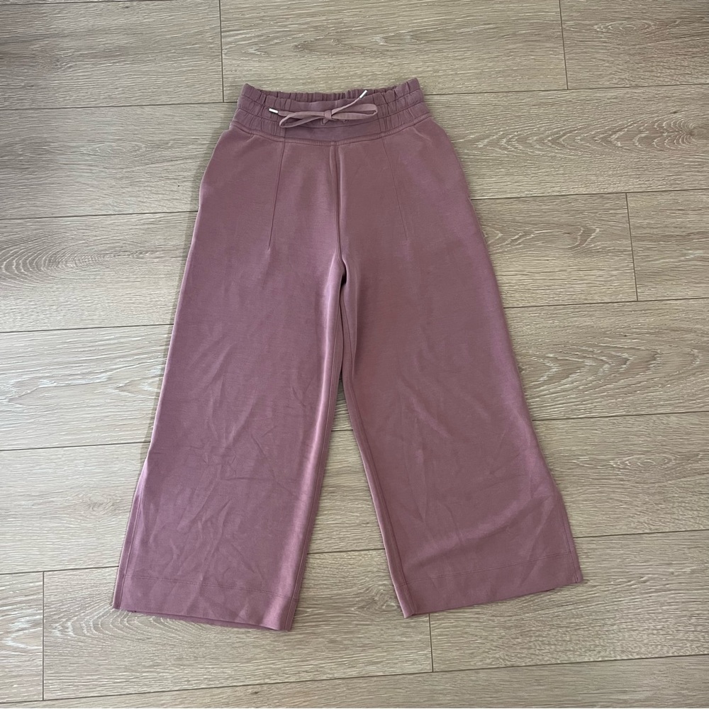 Lululemon Softstreme cropped flare pant, Mauve, size 4